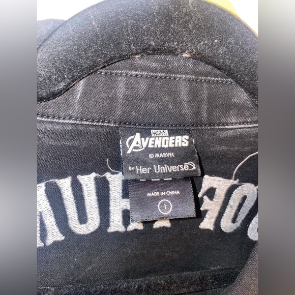 Thor Ragnarok Black Ripped Denim Vest Her Universe - Picture 2 of 4